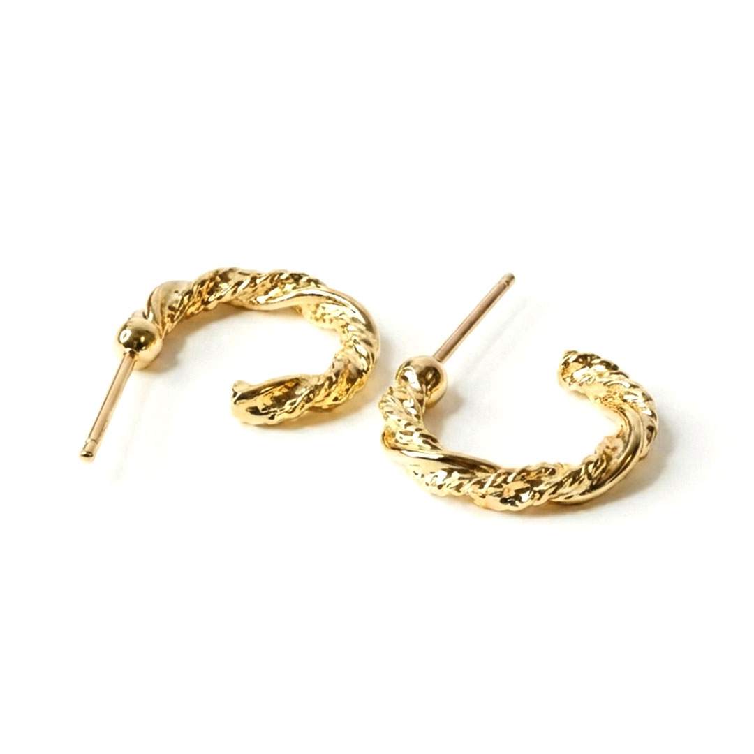 Brinco-dourado-corda-torcida-pequeno-cizan-boutique