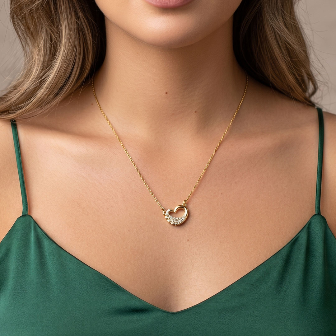 colar-dourado-pingente-coracao-zirconia-cizan-boutique