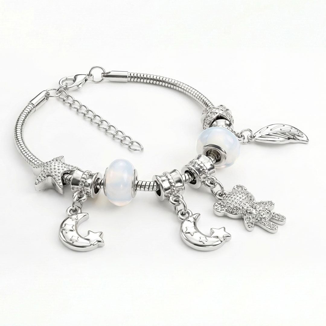 pulseira-com-berloques-prata-e-leitoso-cizan-boutique